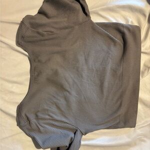 Gray Ribbed Short Sleeve Top